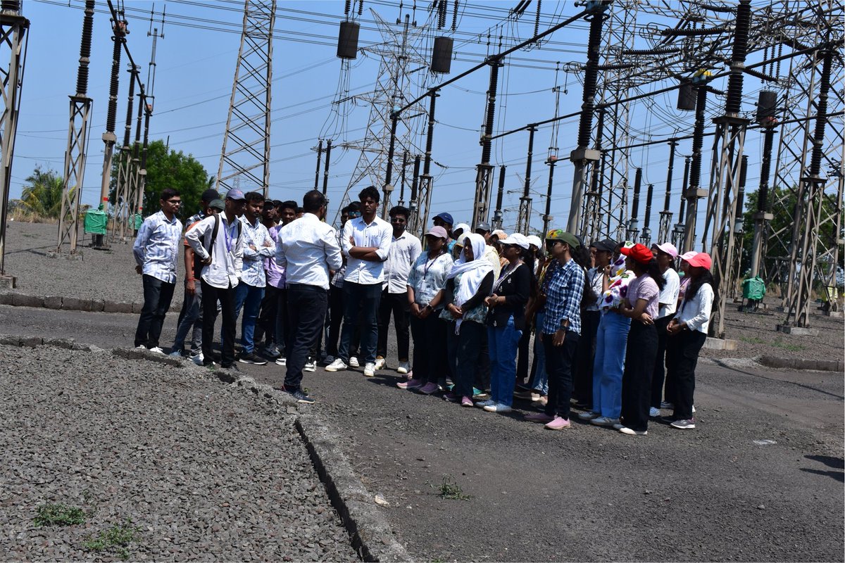 ritindia1983's tweet photo. T.Y. https://t.co/jQq9400e3h Electrical Engineering Students from RIT visited the MSETCL Training Centre for an insightful industrial visit. The students explored the control room and switchyard of the 400/220 kV substation.
#ElectricalEngineering #IndustrialVisit #MSETCL https://t.co/s5w1jGLLma