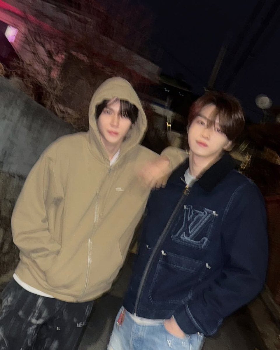 sungcfhan's tweet photo. Late night missions: one of us dressed for a cozy nap, the other ready to walk the Louis Vuitton runway. Balance is key. https://t.co/IkI2vleX1i