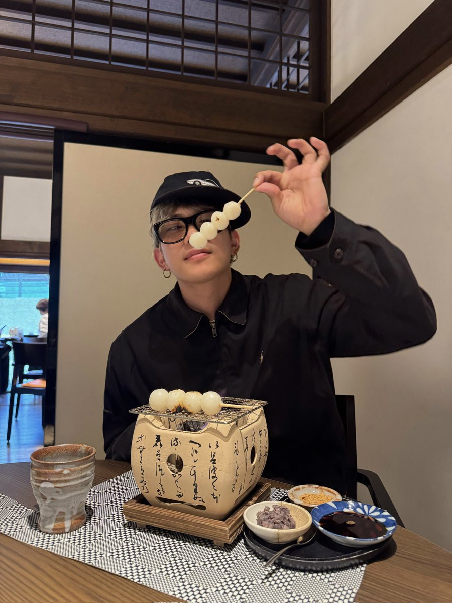 999_yamato's tweet photo. みんなはよく餅食べる？🍡🍡🍡 https://t.co/AXIyfO2HdP