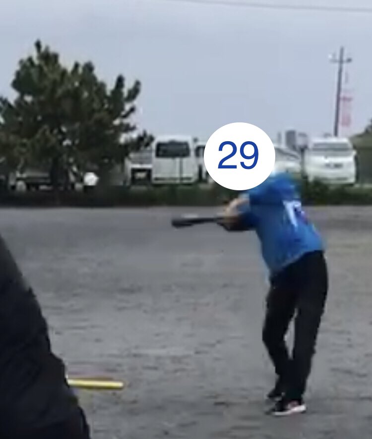 royals_bc's tweet photo. 先日、メンバー不足で試合申請出来なかったので数人で軽い #練習会 ！天気にも恵まれシメは #ウィッフルボール でフリー打！
#KCロイヤルズ #ROYAJS #エンジョイプレイベースボール #草野球 ＃試合が組めない時も集まれるメンツで楽しむ https://t.co/FAOeTLwKdw