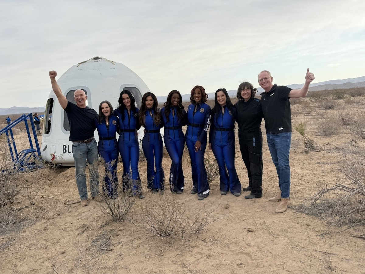marydavis446257's tweet photo. Blast off! 🚀 Blue Origin's all-female crew, featuring Katy Perry, successfully launched into space! 🌟 A historic moment for women in astronautics! 💫 #BlueOrigin #AllFemaleCrew #SpaceTourism https://t.co/O598NaSRne