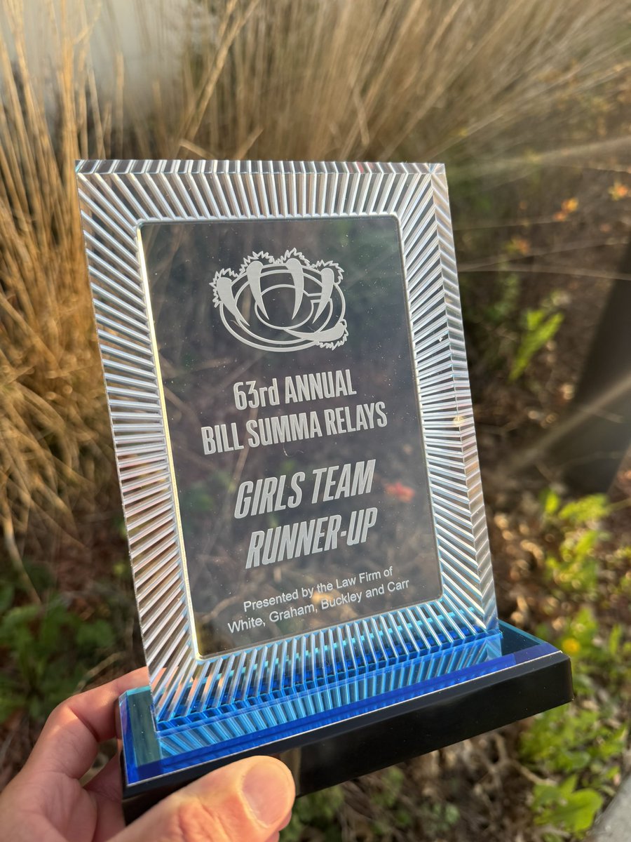 🏆2nd of 29!
In a stacked field of 29 teams from various states, the Varsity Girls place 2nd overall at the 63rd edition of the Bill Summa Invitational! Boys and girls combine to bring home 19 medals!

Medal Count:
🥇3
🥈8
🥉3
🏅5

Results: mo.milesplit.com/meets/635852-6…