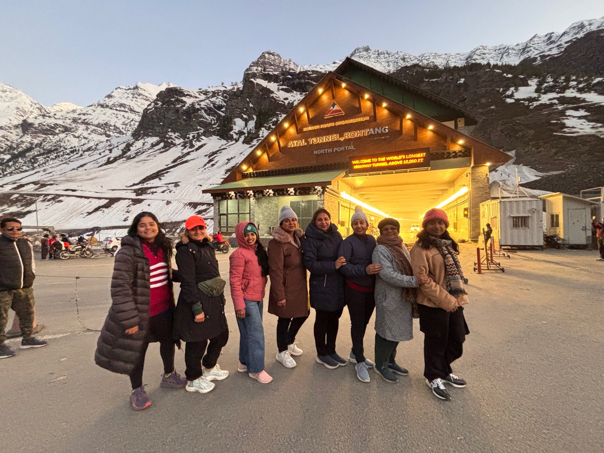 SoniaDhamija79's tweet photo. Beauty with brains 

Manali trip @smartDataIncLtd https://t.co/eY9Bju0ayU