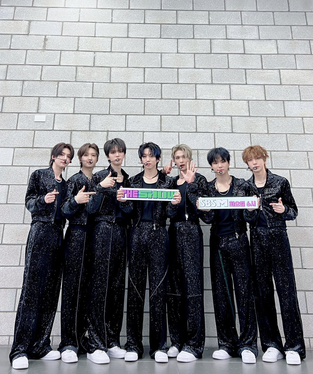theshow_offcl's tweet image. #앰퍼샌드원 을 좋아한단 사실을 가족에게 말했습니다
당장 #KickStart 보러가자는 어머니
#Knock_Knock 도 있다며 극대노하는 아버지
짱퍼샌드원을 달라며 날뛰는 더쇼

모든 것이 행복합니다
그냥 앤디어 하기로 했으니까 함께 하실 분은 반응 주세요

 ㄴ 일단 하나하나 순서대로 문제를 해결해
