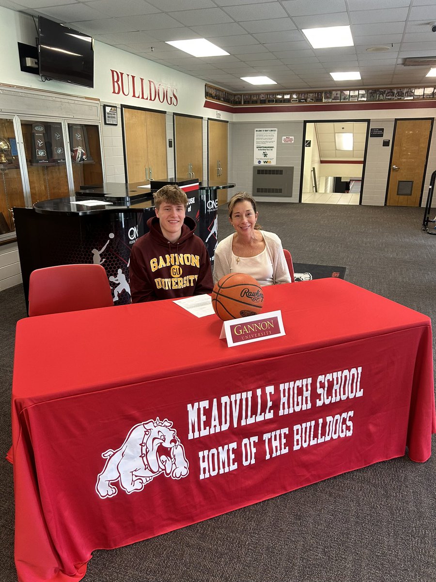 Erie Elite Basketball Academy (@e2a2_basketball) on Twitter photo Congratulations to long time Shot Clock and E2A2 team member <a href="/JackBurch02/">Jack Burchard</a>
You have grown up, now go be great! Congratulations to long time Shot Clock and E2A2 team member <a href="/JackBurch02/">Jack Burchard</a>
You have grown up, now go be great!