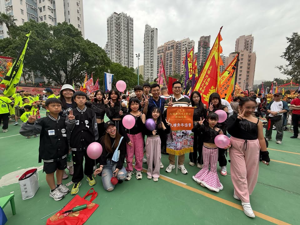 Gary_Mak's tweet photo. A look back at the vibrant Tin Hau Festival Parade! ๐ TPYA joined the celebration with dazzling lion dances & cultural performances. Big thanks to all who shared the joy of tradition and unity in Tai Po. ๐
#TPYA #CulturalCelebration #TinHauFestival #YouthInAction https://t.co/ds7OS39ExP