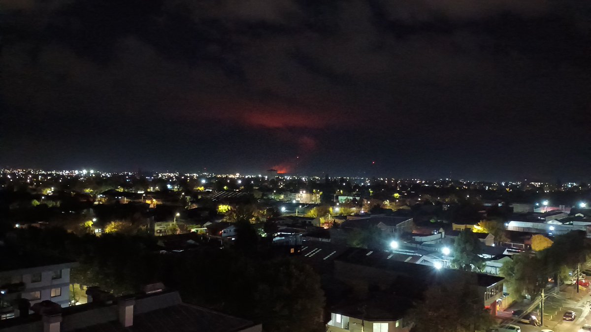 sed_vicioso's tweet photo. Por qué se ve tanto #fuego hacia el sector de #Quilmo #Chillan #ChillanViejo #bomberos @bomberoschi https://t.co/JT93J0oJSm