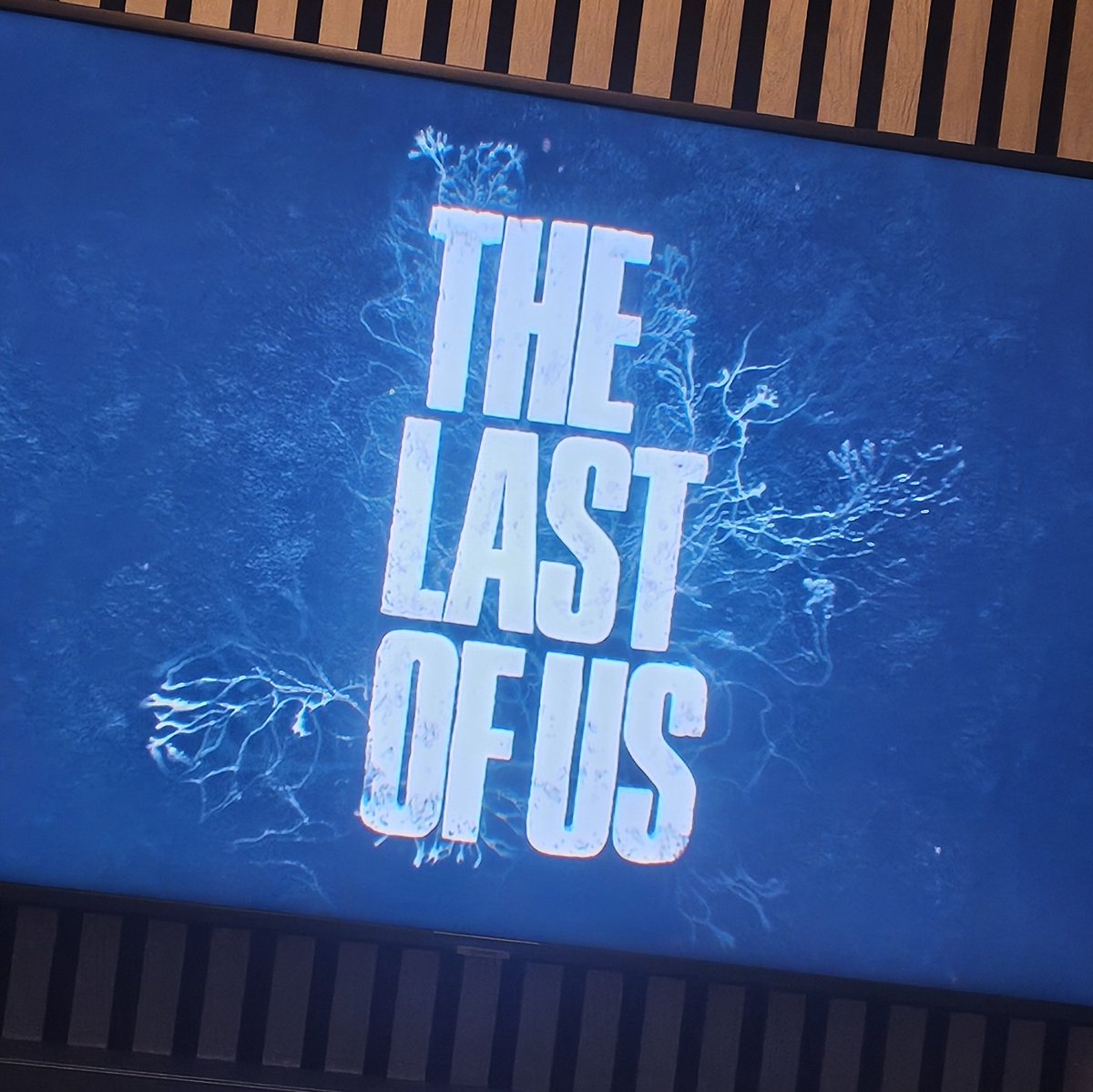 ludense_14's tweet photo. Gente! Ya he visto el primer capítulo de la segunda temporada de #tlou y la verdad es que es brutal. Esta temporada promete mucho (como la anterior) y es muy buena adaptación, merece la pena esta gran serie, igual que jugar el videojuego :p 

Y vosotr@s? Le habéis visto? 🌿🍄 https://t.co/bVq1kRdrT2
