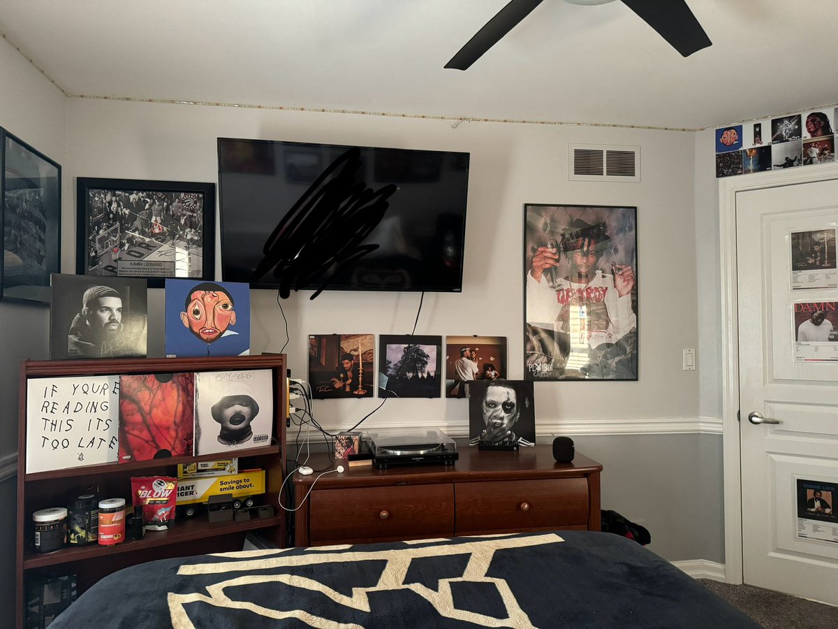 ihabs11_'s tweet photo. I sleep peacefully knowing i have a top 2 room on hht https://t.co/UWa9zTVW7Z