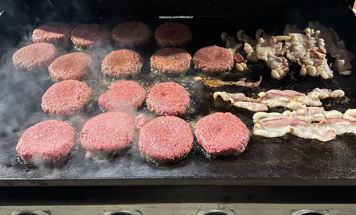 jaredrolfesFB's tweet photo. One of the great post Friday game @OakGroveGrizzFB traditions is what you smell and taste looking at this picture!
COME ON SOMEBODY! 🐻👇
#BEOG #DTD https://t.co/REEBcKaj8F