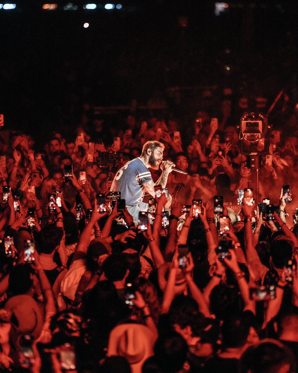 ExtraPosty's tweet photo. Couldn’t fall asleep all night because I was watching @PostMalone headline #POSTYCOachella https://t.co/JBWbNhAYBF