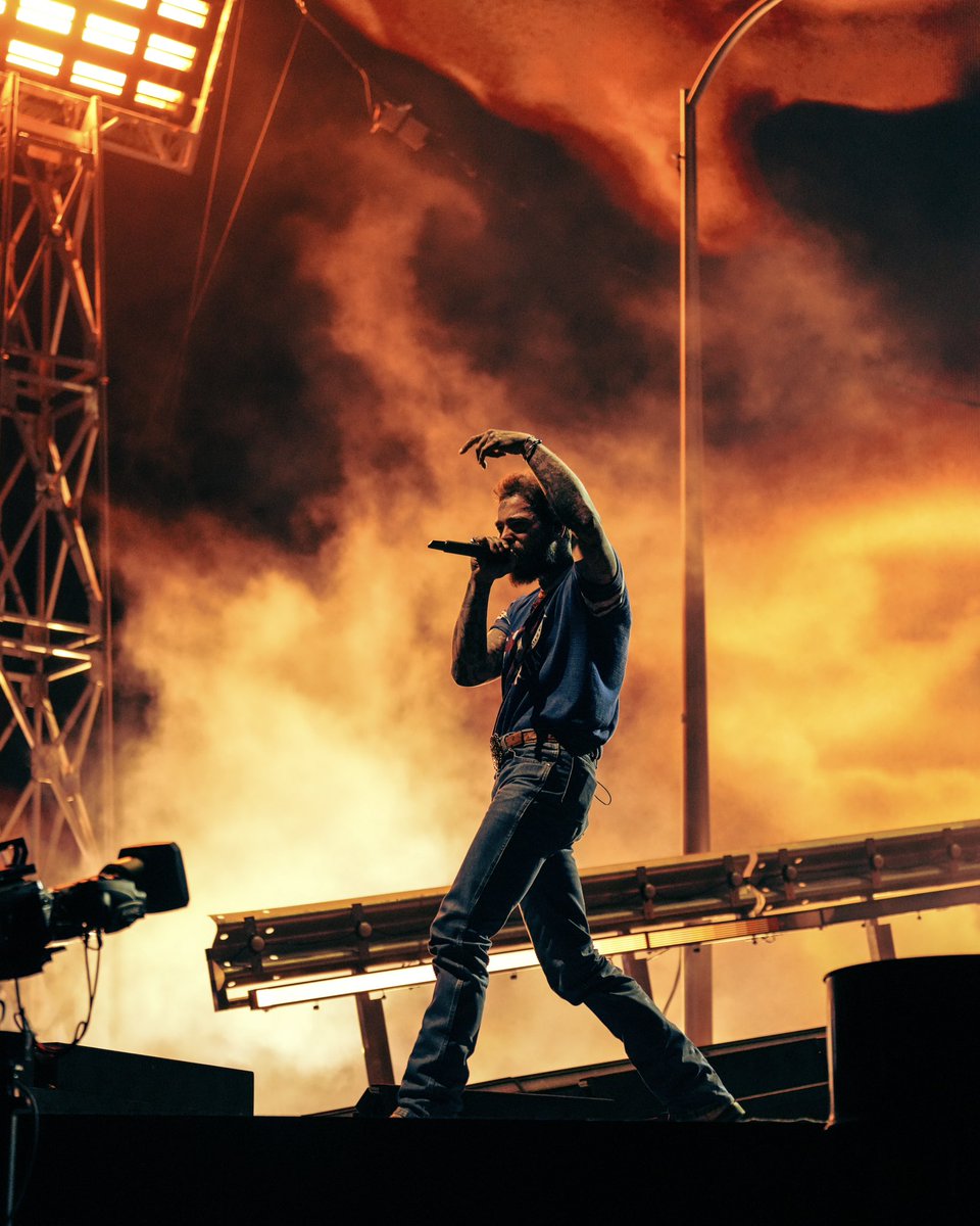 ExtraPosty's tweet photo. Couldn’t fall asleep all night because I was watching @PostMalone headline #POSTYCOachella https://t.co/JBWbNhAYBF