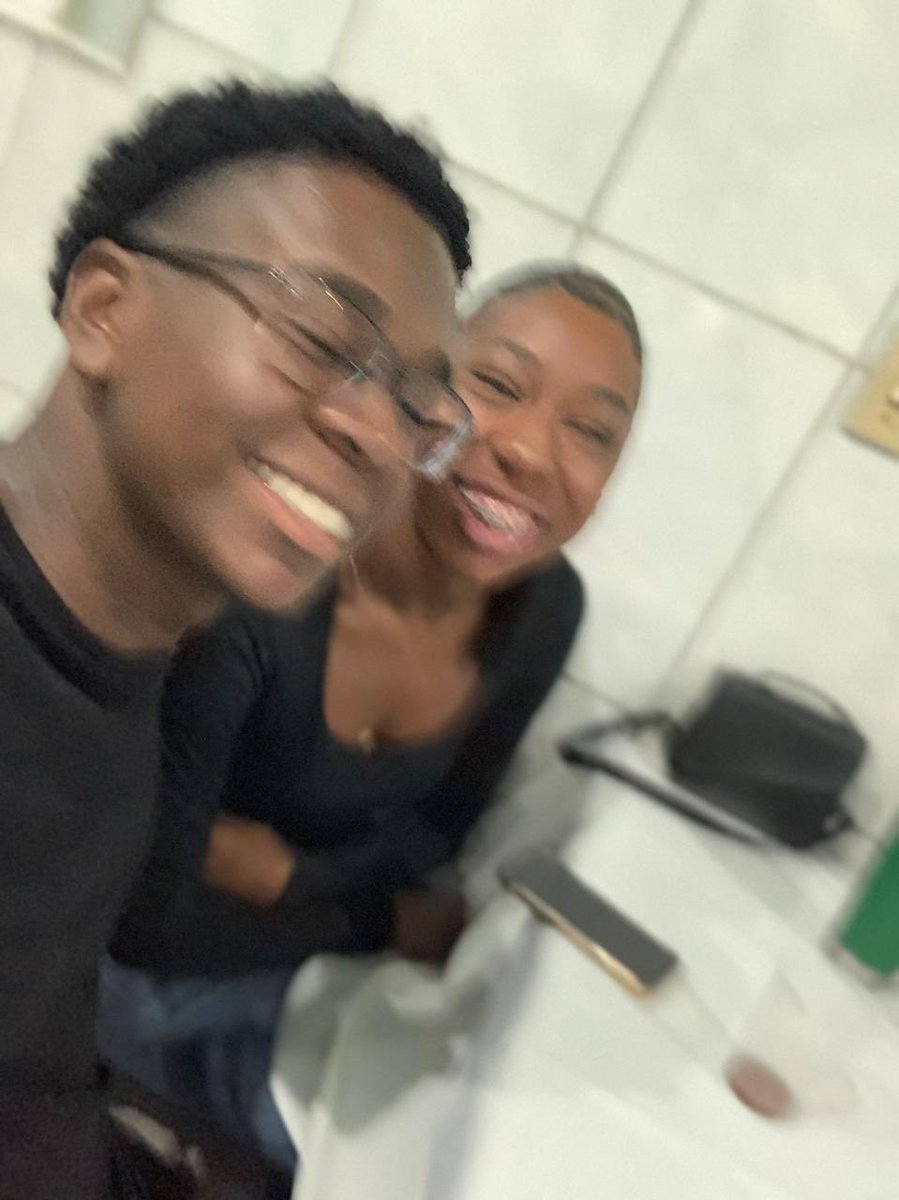bib1borges's tweet photo. Nunca imaginei que seria tão feliz ao lado de alguém tão diferente de mim, até que você chegou. E hoje sou mais feliz do que eu imaginei https://t.co/LY9YJSij8T