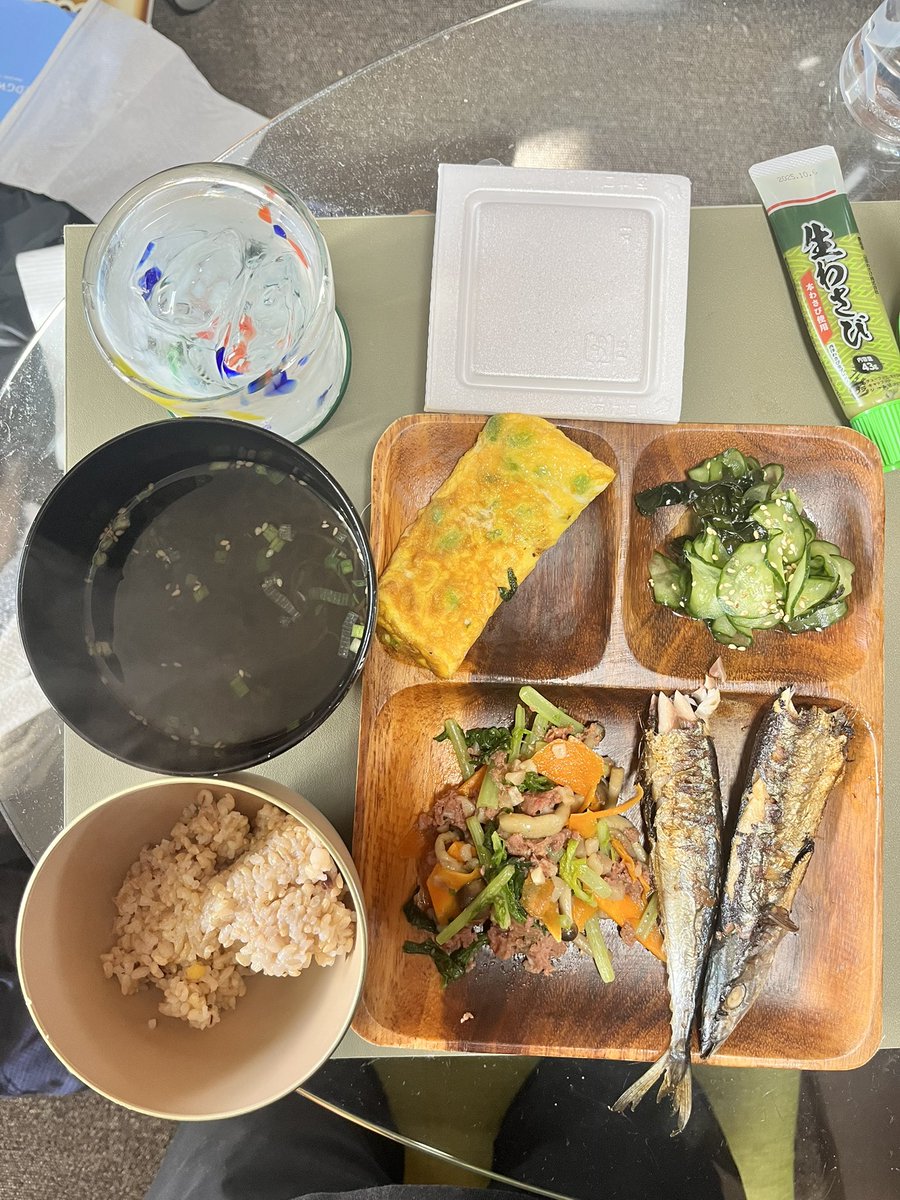 kinashow1's tweet photo. 今日の朝ごはん🍚

サンマをお皿へ移す時に、
折れてしまったのは内緒🤫 https://t.co/JOkO8Ef6xM