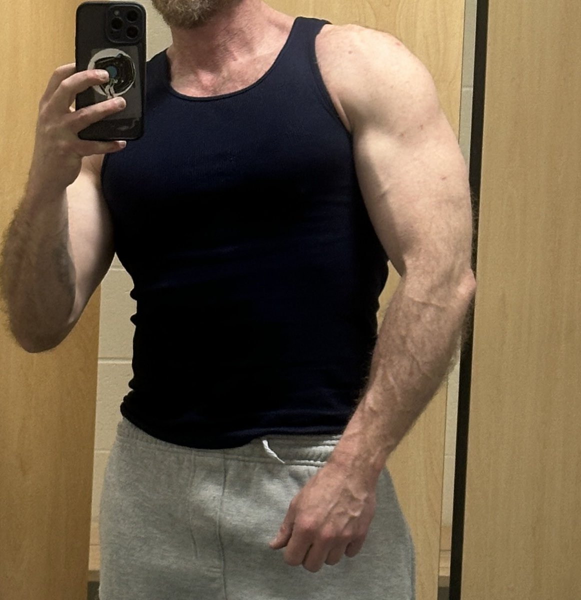 Come on Spring… #gaymuscle #muscle #daddy #gay #hairygay #gayporn #bubblebutt #gaybeard #ginger