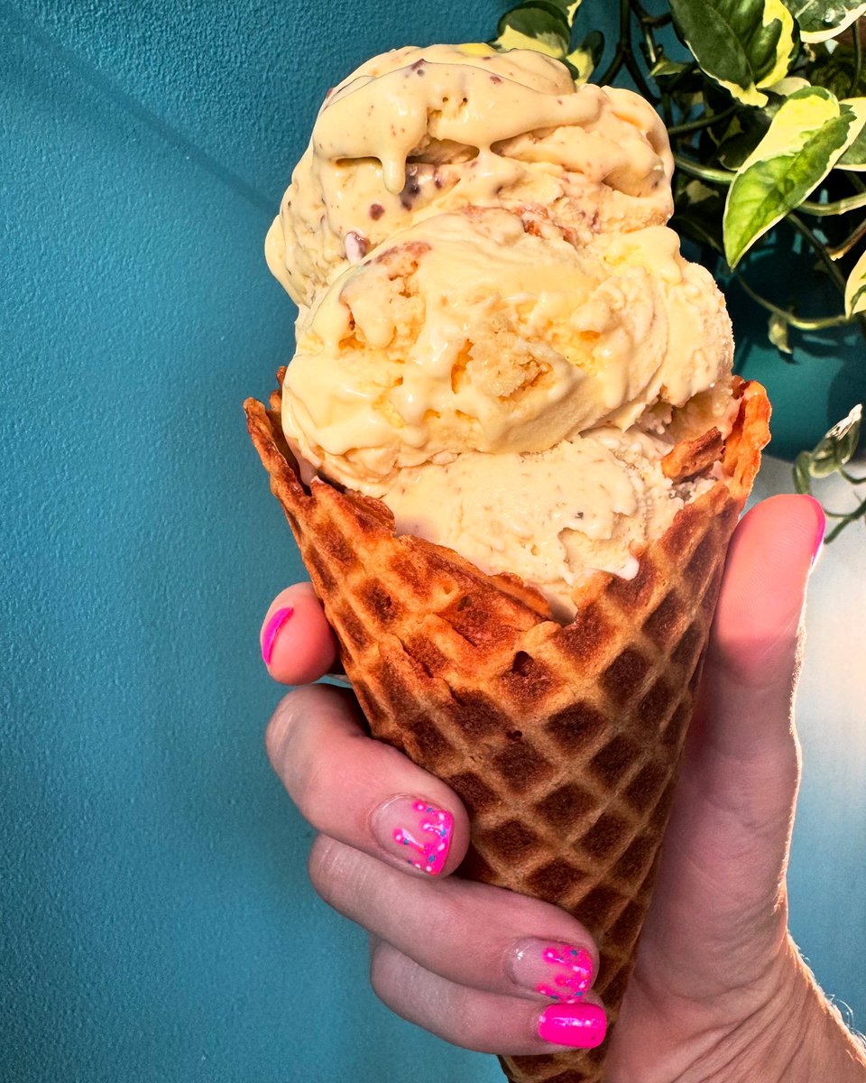 Let your nails drip, not your ice cream 😸. Ice cream paint job by Paint Nail Bar, the purrfect place to get your sparkles AND lick your scoops. Come meow with us, we’re here til 10p EVERY DAY. #icecreampaintjob #nailart #icecreamnails #icecream #supportlocal #gardenoaks