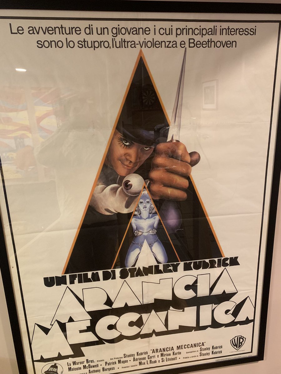 edoardonmiranda's tweet photo. Best “make up room” so far (part II):
5. A Clockwork Orange 🇮🇹
6. Scarface 🇯🇵
7/8. The Shining bathroom

#makeuproom #actor #actorslife #japan #onset #commercial #makeup #theater #cinefile #poster #filmposters #theshining #aclockworkorange #scarface #redrum #edoardomiranda https://t.co/95gvv25GUt