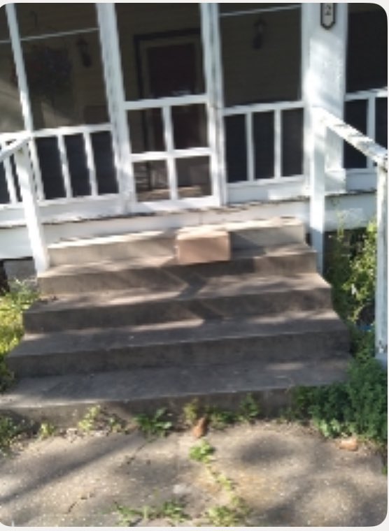 At this point, it feels like it’s just become a game to <a href="/UPS/">UPS</a> to do a poor job at delivering packages.
#DoBetter #PorchDoorIsntTheFrontDoor #PorchPirateBait