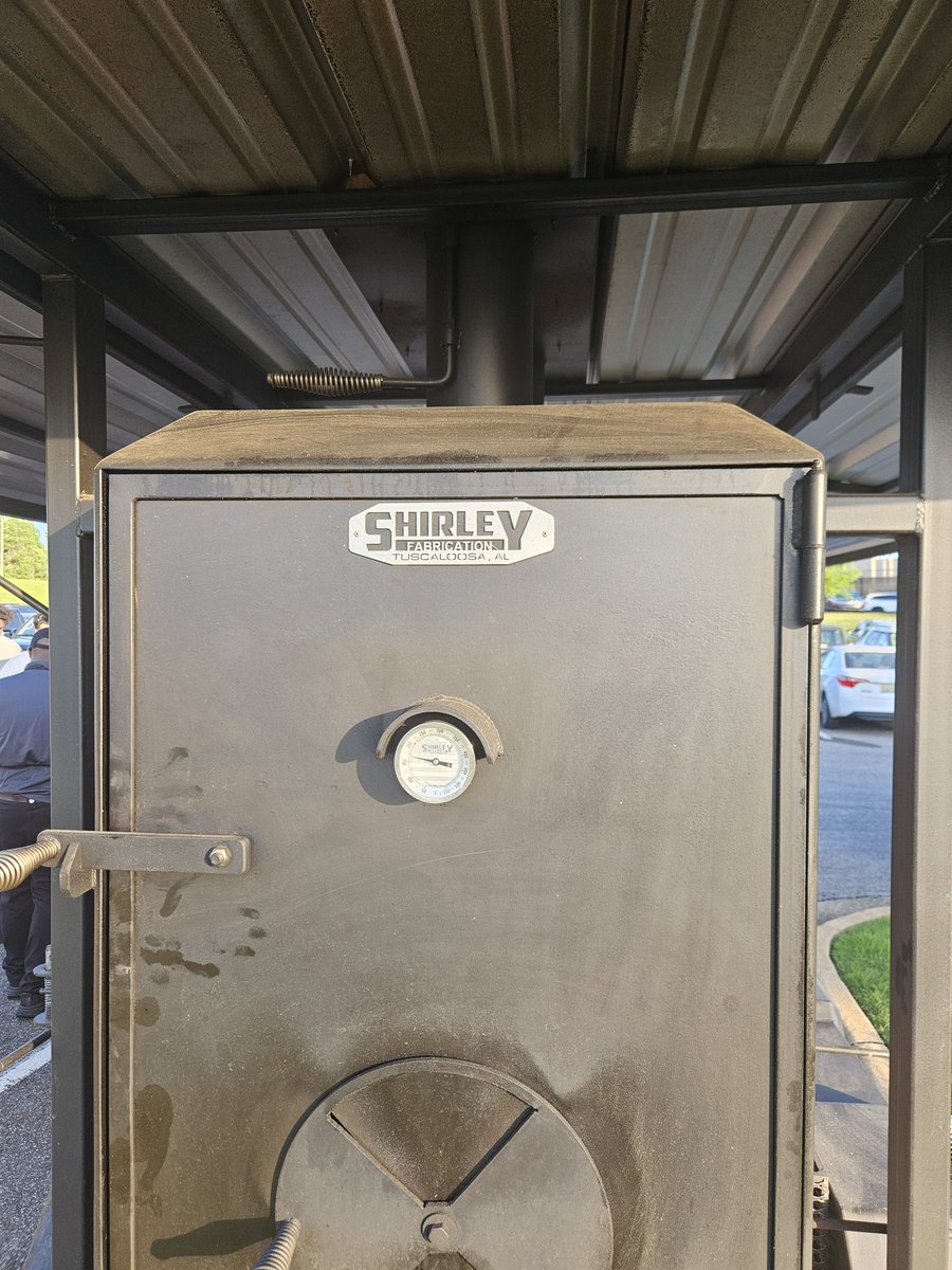 bohicks's tweet image. It's cool to see the football team here at the softball @AlabamaSB. They brought their own smoker....it's the same locally made one I have but like four times the size 😬