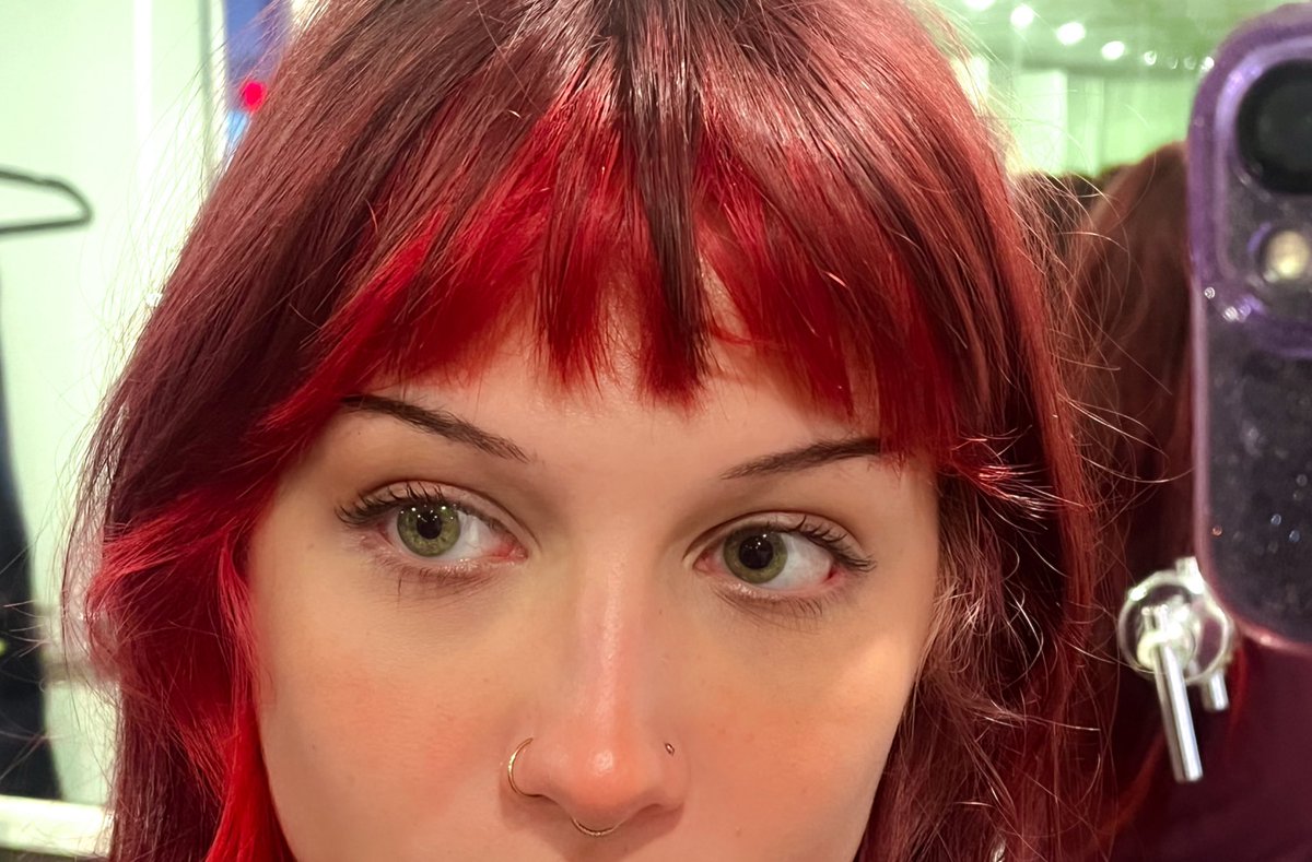 naftalina24's tweet photo. oii alguém sabe me explicar pq todo dia meus olhos fazem 👁️👄⚫️ https://t.co/8FhRFksURM