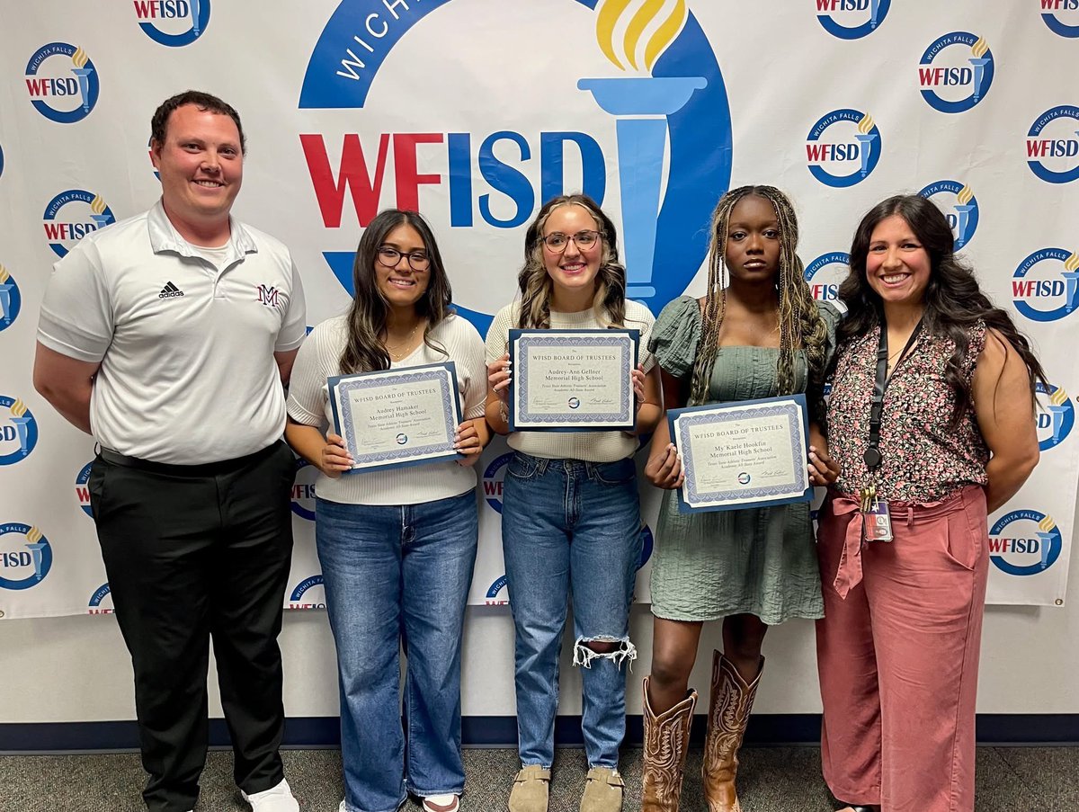 Josh Burris (@joshburris2) on Twitter photo Congrats to our athletic training students who were recognized at tonight's school board meeting for receiving the TSATA Academic All-State Award. The students recognized were:
Audrey Hamaker
Audrey-Ann Gellner
My'Kaele Hookfin Congrats to our athletic training students who were recognized at tonight's school board meeting for receiving the TSATA Academic All-State Award. The students recognized were:
Audrey Hamaker
Audrey-Ann Gellner
My'Kaele Hookfin
