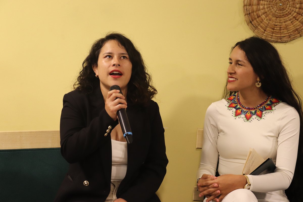 #QuienesCuidanLaPaz | Siete años acompañando al Congreso en el seguimiento a la implementación del Acuerdo de Paz en las regiones más afectadas por la violencia.

Siete años Del Capitolio al Territorio.

Reunimos en Bogotá a líderes y lideresas del Tolima y Buenaventura y a