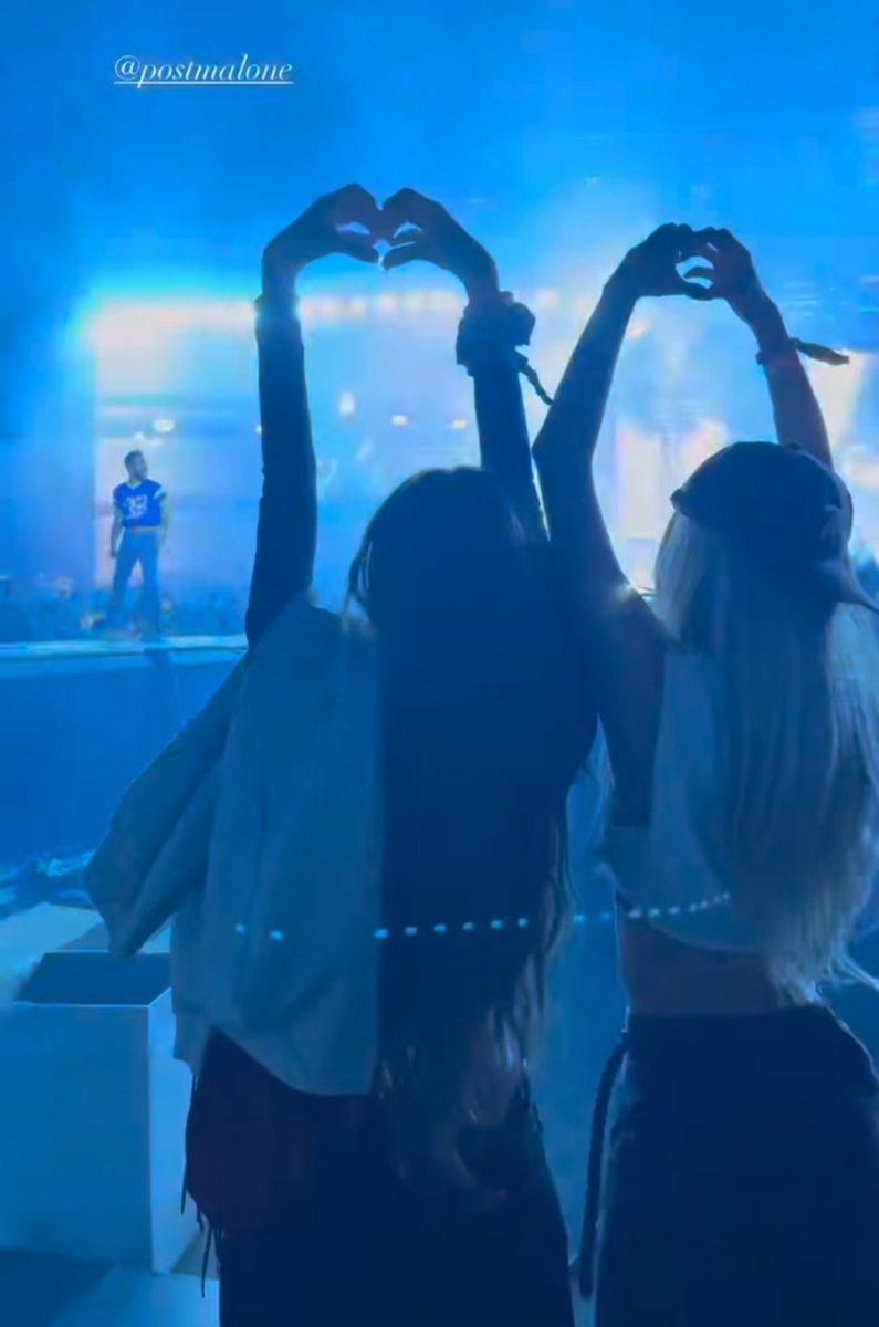 valrosiess's tweet photo. ANOTHER ONE THANK YOUUUUU🫶🏻🫶🏻#CHAELISA https://t.co/P7TO6QIrp7