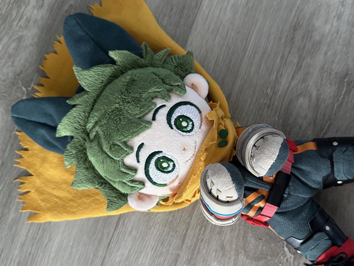 kurosawa865's tweet photo. FBのマントの広がり具合ってもしかして寝転んで撮影してるのかな〜という勝手な妄想に付き合ってくれるうさちゃん🐰
(撮影:💥ちゃん)

⚠︎Fan fiction ⚠︎自作ぬい https://t.co/KC9eiuNG4v