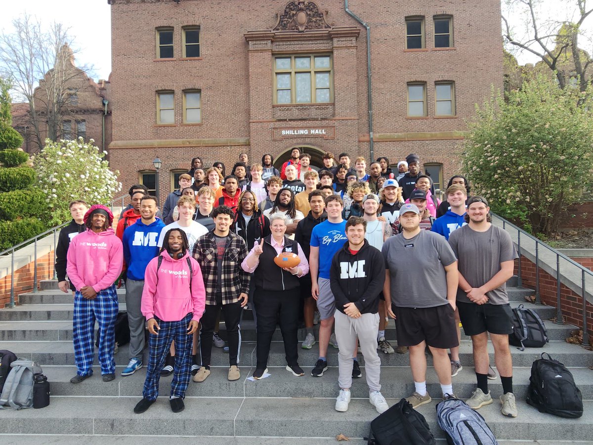 Millikin Football (@mu_bigbluefb) on Twitter photo Big thank you to everyone and especially to Lori Kerans, our new VP of Athletics and Community Engagement, coming to speak to our Team!
Building a stronger program, on and off the Field!
<a href="/MUBigBlue/">Millikin University Athletics</a> #BigBlueⓂ️ Big thank you to everyone and especially to Lori Kerans, our new VP of Athletics and Community Engagement, coming to speak to our Team!
Building a stronger program, on and off the Field!
<a href="/MUBigBlue/">Millikin University Athletics</a> #BigBlueⓂ️