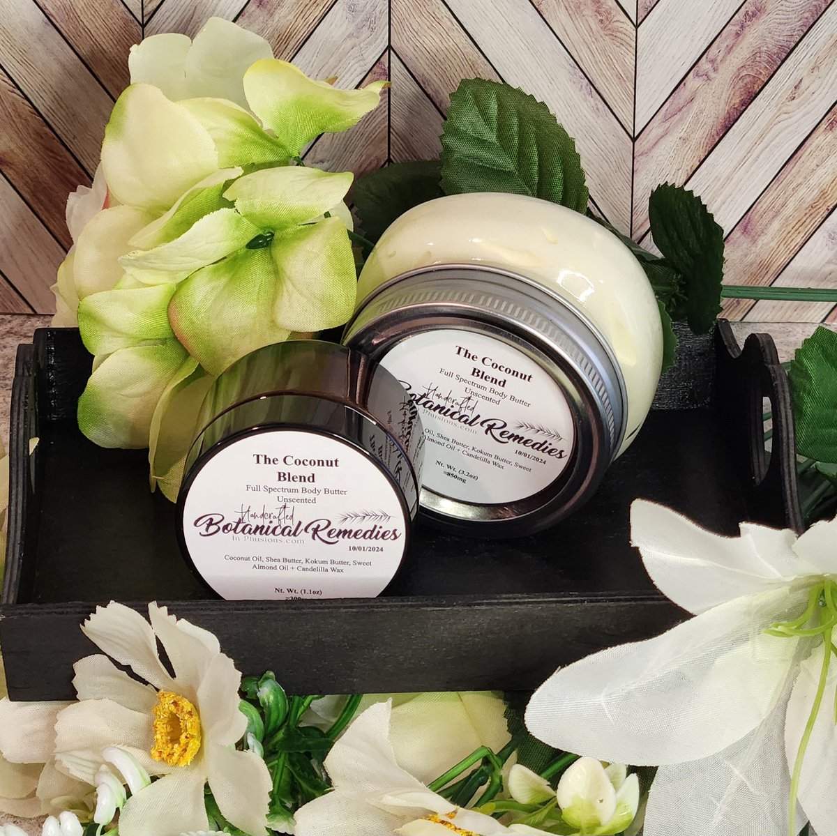 The Coconut Blend is unscented and great for sensitive skin! ✨️

With infused coconut oil, I also recommend it for pain relief from sore muscles, joints, tattoo healing, and more! 👌🏿

If you have any questions, thoughts, or suggestions—please reach out! 💚