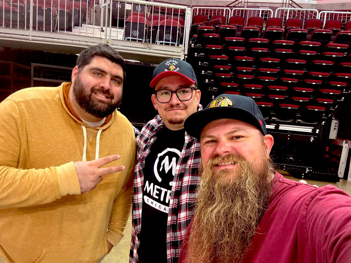 What another Amazing Season ticket holder Event from the <a href="/NHLBlackhawks/">Chicago Blackhawks</a>! They really do treat their ticket holders really Well! #Bumcast #WheresMyCupHolder <a href="/MWSoxFan/">WinkelJones</a>