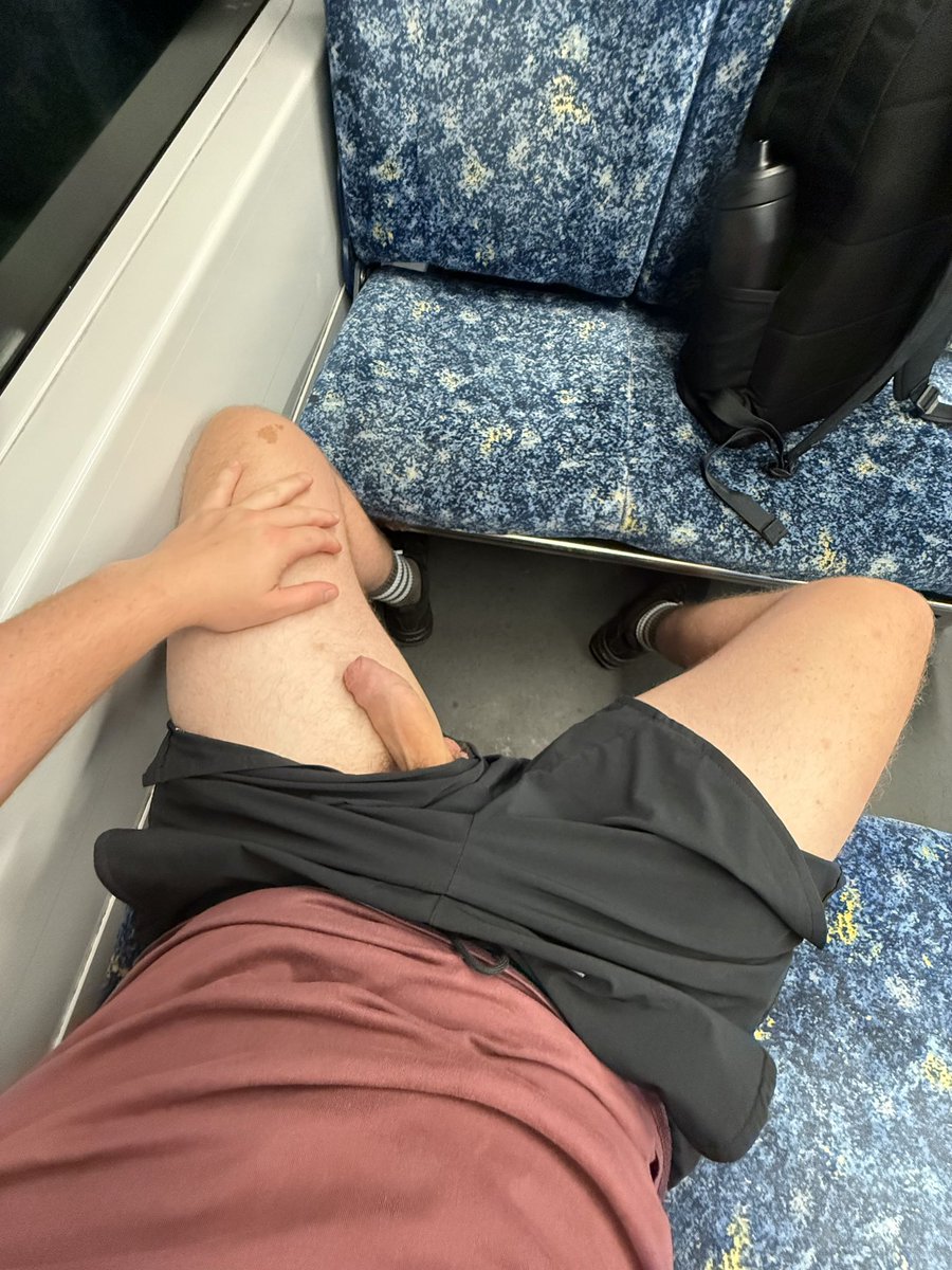 I choo-choo-choose you 🚂🍆

Retweet this if you’d sit opposite me on this train. Would you help me out? 🥺