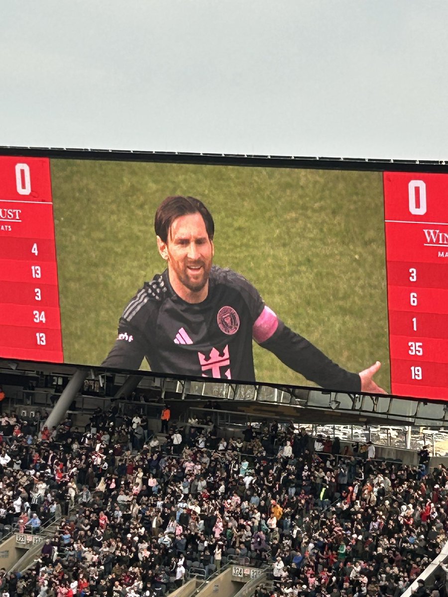 Tiger49516687's tweet photo. 😁😁❤️❤️ #Messi #ميسي https://t.co/41N5qfyOny