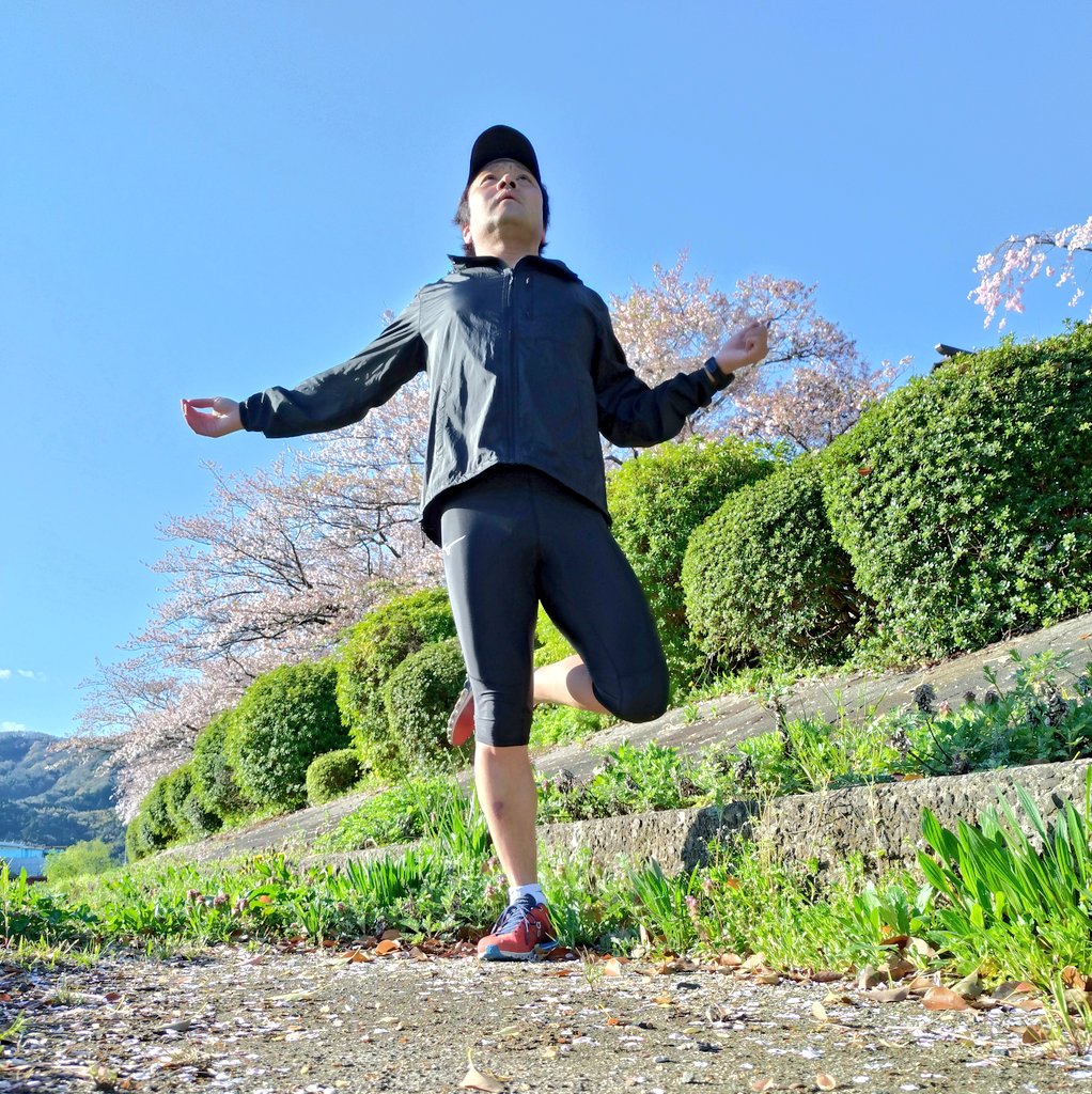 murdar_s's tweet image. 桜散るラン🌸
まだまだ粘るね
#Cloudflow
#On
#garmin #beatyesterday
