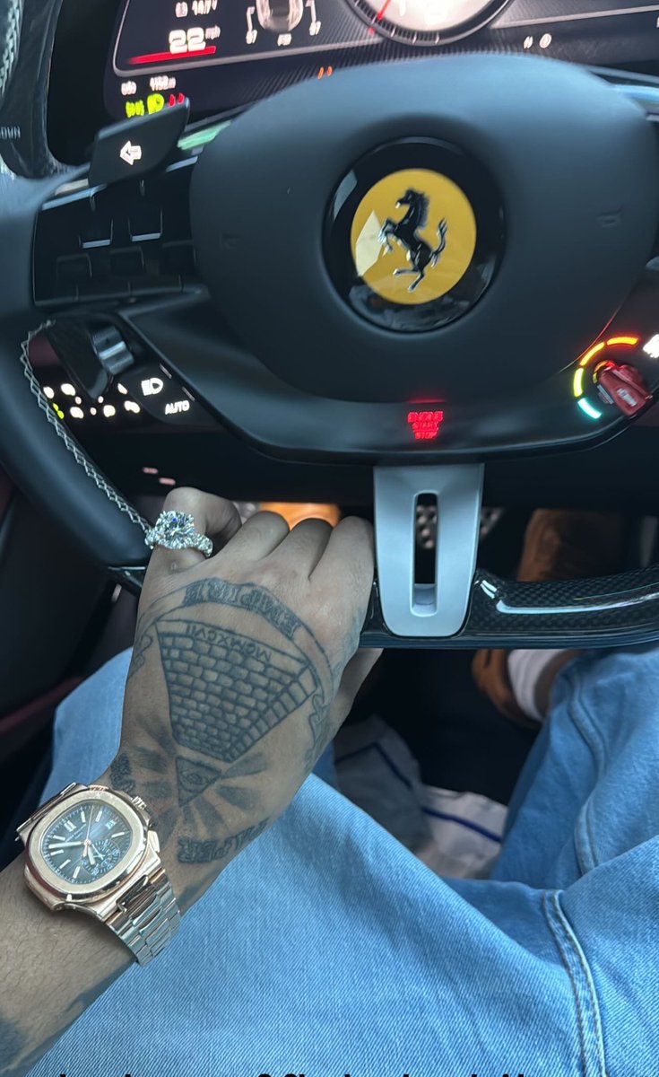 KeyGLOCK's tweet image. I used to wear G-shocks and catch rides🎭