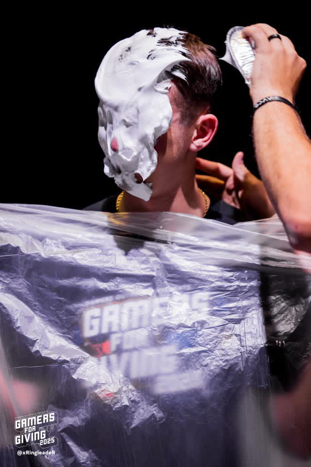 xSmitherss's tweet photo. Such an insane weekend with @GamersOutreach. TARP raised $160,500 and the whole event raised over 1.7 MILLION!!!!!! One of the best weekends of my life. https://t.co/Tj4H5ybYNx