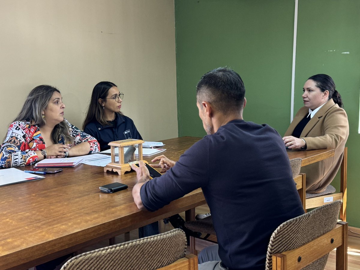 📍#AgendaMTT SeremiTT Carla Orrego, junto a equipo técnico, se reunieron con <a href="/JunaebAtacama/">Junaeb Región de Atacama</a>, para analizar coordinaciones en conjunto respecto a la obtención de la Tarjeta Nacional Estudiantil.