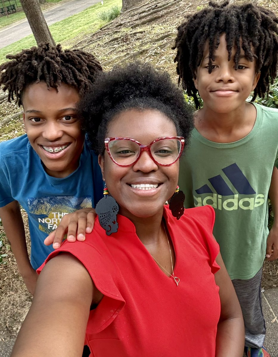 HairstonTeaches's tweet photo. Another productive day! #RedForEd came early for me with our first day of #SpiritWeek! 🍎

Day 1: #ColorWars!
6th: 💚
7th: ❤️
8th: 💙

(…and) of course I got to participate with my guys! 🥰

I even got to catch the end of our Softball team’s win!!!! 🥎 #GoIMPS
#SpringIntoSports https://t.co/U52RqLCdMe