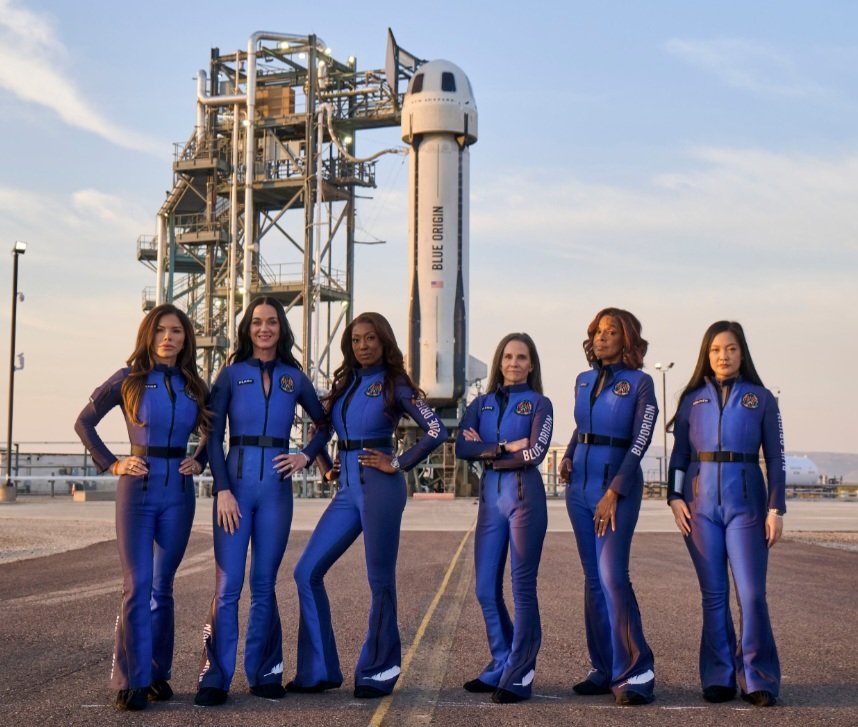 CryptoQueb's tweet image. Move over space MILFS, DEI policies dictate that next flight should send hot dads in space