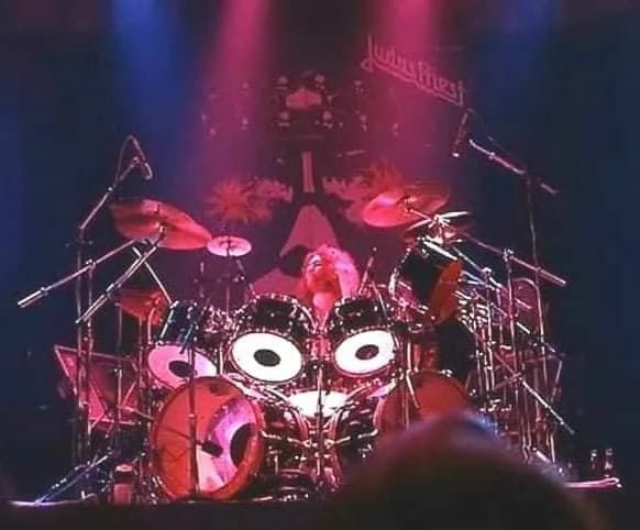 MoKnowsMetal's tweet photo. RIP Les Binks… https://t.co/ewnMT9fgp9