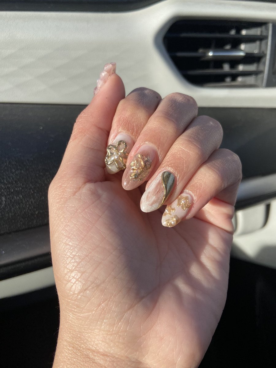 NancyGG1606's tweet photo. aquí voy a subir mis uñitas de todo el año, que me encanta como me las hacen siempreeeee

estas son las de enero:) https://t.co/fV3YW4A4pu
