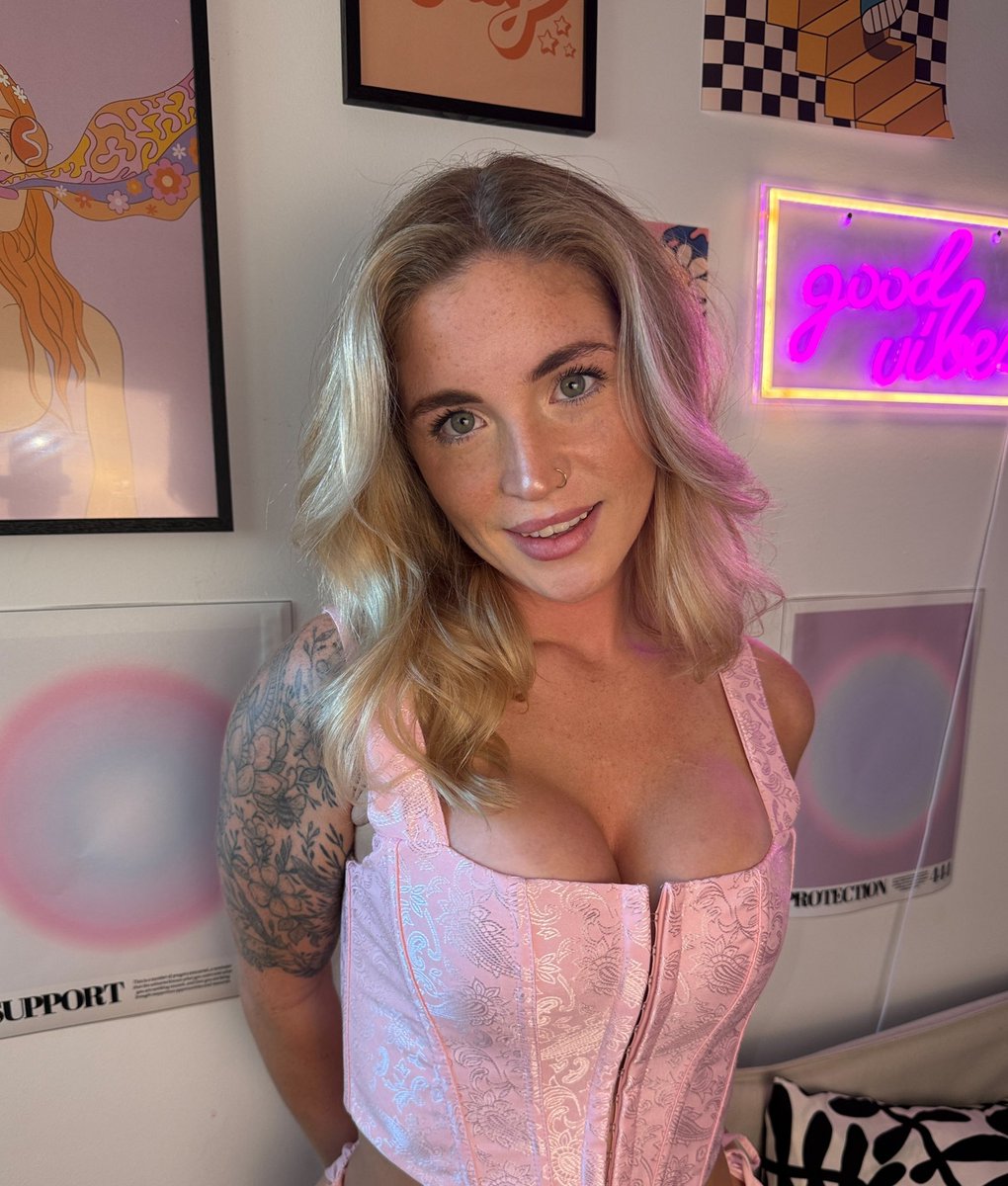 zoe_neli's tweet photo. gf material? https://t.co/Ag8DPzAqjy
