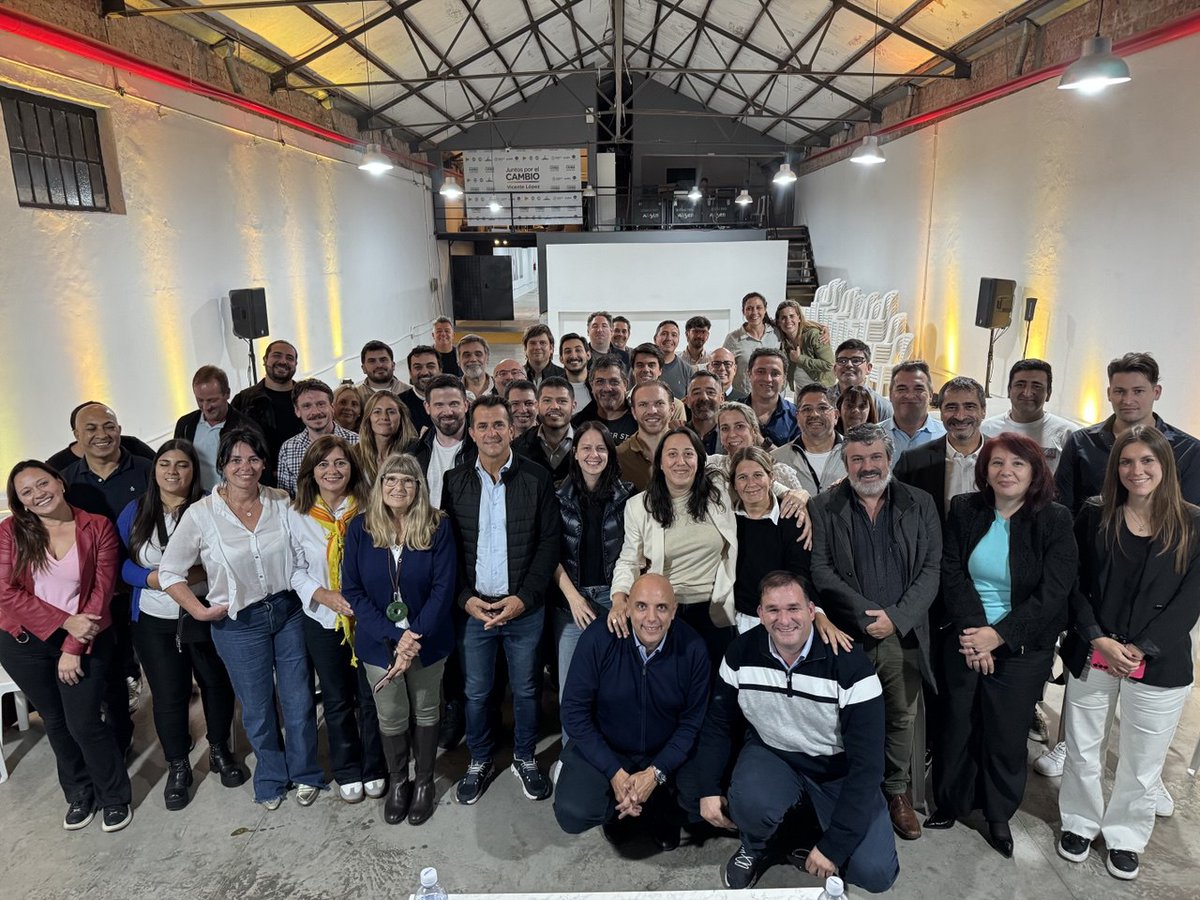 soledadmartinez's tweet image. Gracias a estos dirigentes del PRO del conurbano por el encuentro de recién. Seguimos, como siempre 💛