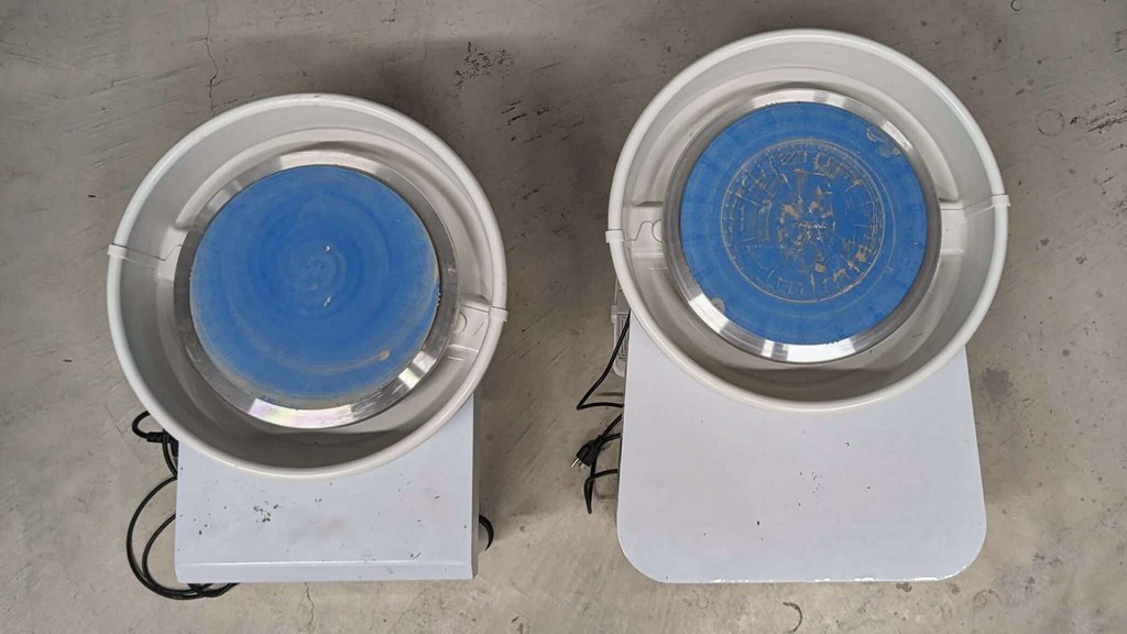 Overall, the new, smaller version of the Vevor pottery wheel with the full size wheel head seems to be a solid attempt at offering a cost effective pottery wheel to non professionals.

Read more 👉 lttr.ai/AdpR1

#pottery #ceramics #PotteryEquipment