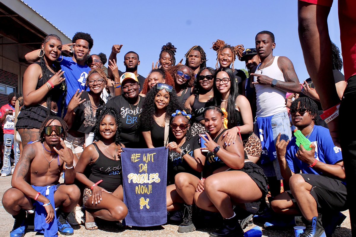 4knick_. tweet media