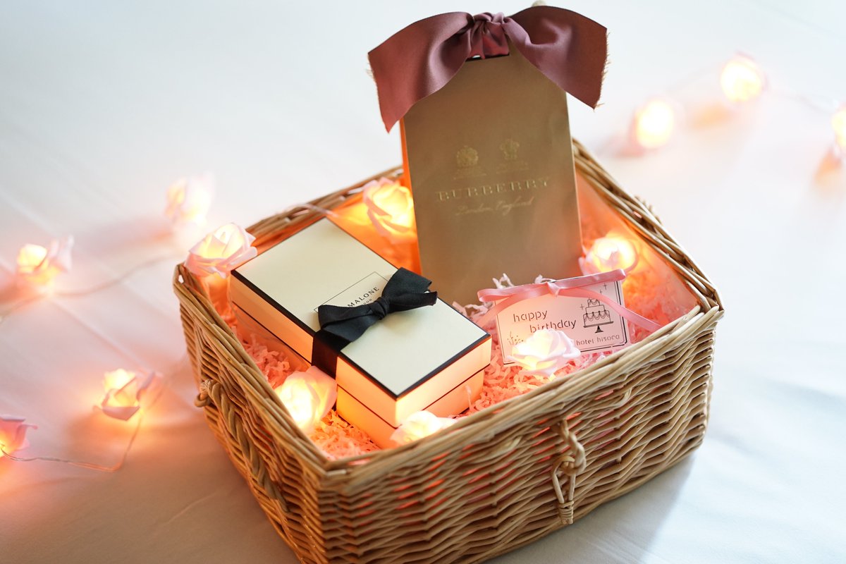 hisocaではお預かりいただいたプレゼントを
可愛くセットするために無料サービスをご用意しました！🎁
装飾デコレーションサービスと一緒に使っても可愛いです…！！💗

#hotelhisoca #hisoca #ikebukuro  #ホテルヒソカ #池袋 #ホカンス #都内ホテル #サプライズ