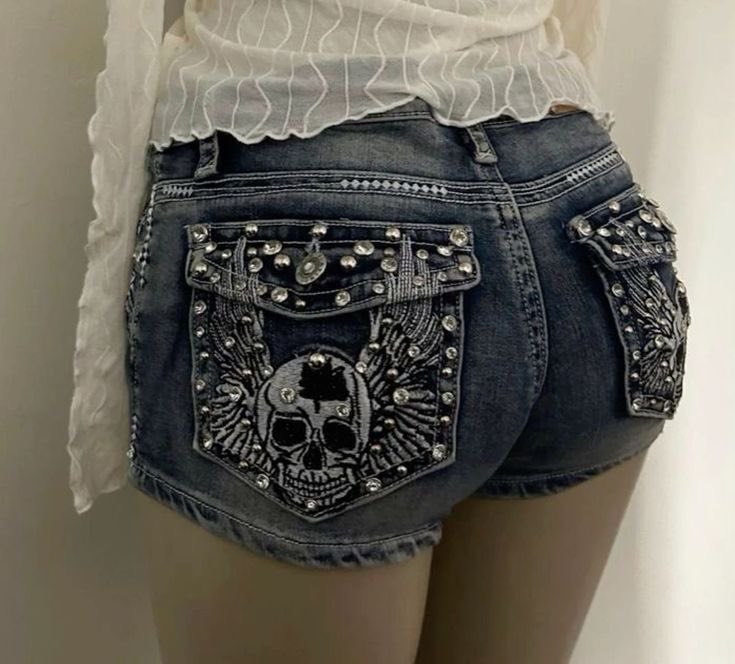 i ♡ ︎micro shorts
