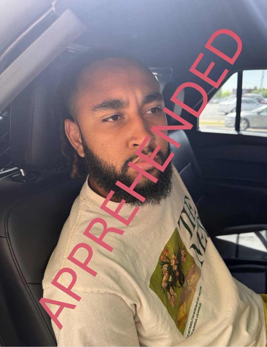 USMSOKC's tweet photo. OKC - US Marshals arrest Dredon ELLIOTT wanted out of Oklahoma County for Murder in the First Degree Murder and two counts of Assault and Battery with Dangerous Weapon.   #USMarshals #MurderCharge #OKC #MetroFugitiveSquad https://t.co/3aS5Omb0vv