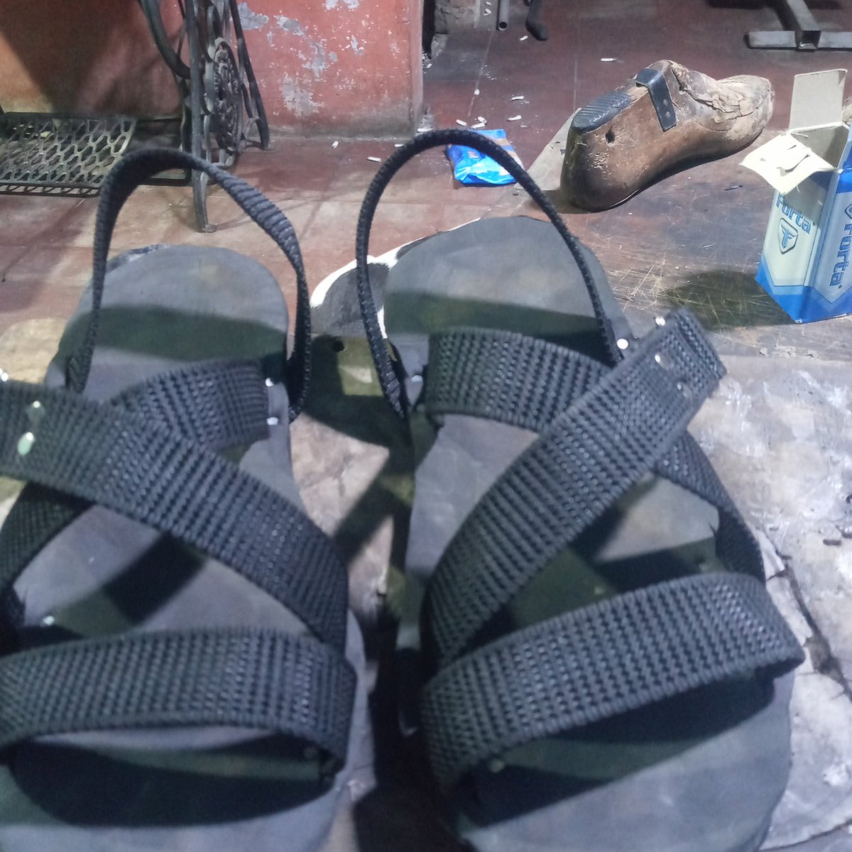 jokermasha1's tweet photo. Si alguien quiere caites de zuela de llanta me avisa 🤭
Por aquí inventando estoy https://t.co/IkLCOPLiJj