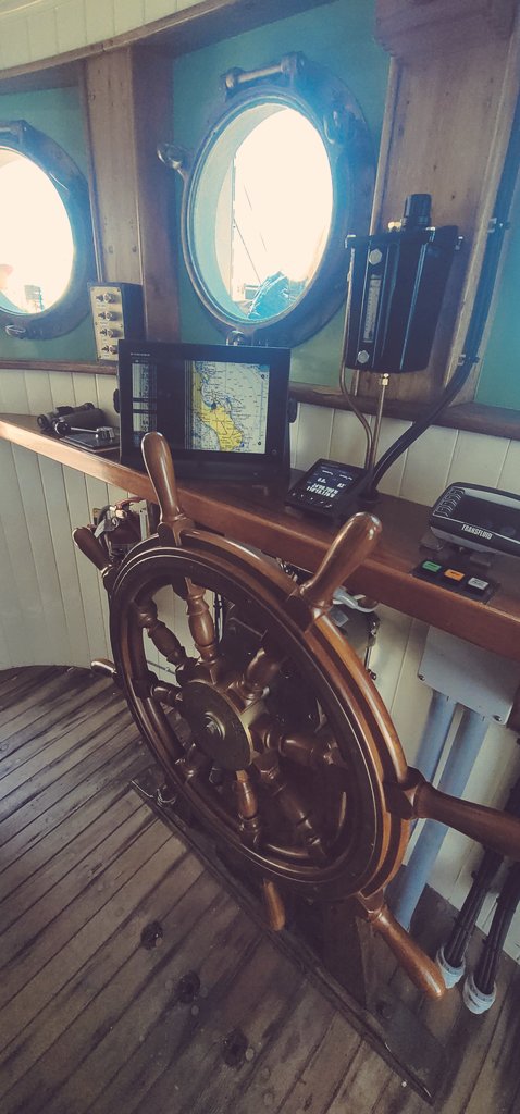 chavandyck's tweet photo. "Un hombre construye lo mejor de sí mismo en un barco; construye muchos de los recuerdos inconscientes de sus antepasados."
John Steinbeck - The Log of Sea of Cortes

El 13 de abril 2025, La Paz BCS recibió de nuevo al #westernFlyer 

(cont...) https://t.co/OF0F5SSPHO